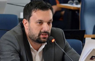 Konaković objavio podatke iz Poreske uprave FBiH: Skandalozne plate direktora javnih ustanova u KS
