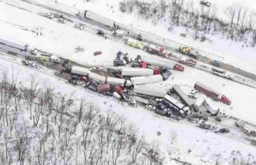 Više od 50 vozila sudarilo se na autoputu zbog mećave