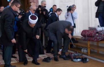 FOTOGRAFIJA KOJA JE BOSNU DIGLA NA NOGE: Šta Milorad Dodik radi u džamiji? Jesi uzeo abdest?