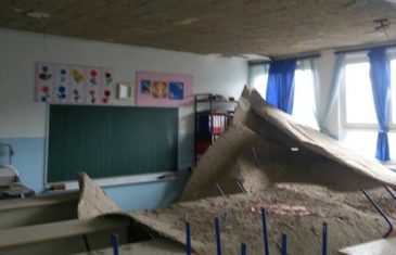 U učionici u Zenici se odlomio dio plafona… Pogledajte šta se desilo…