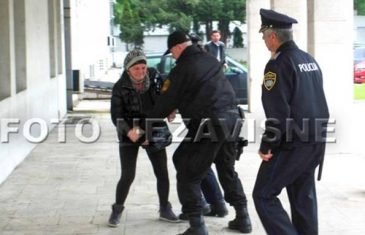 Ovo je žena koja se pokušala zapaliti ispred zgrade Vlade BiH