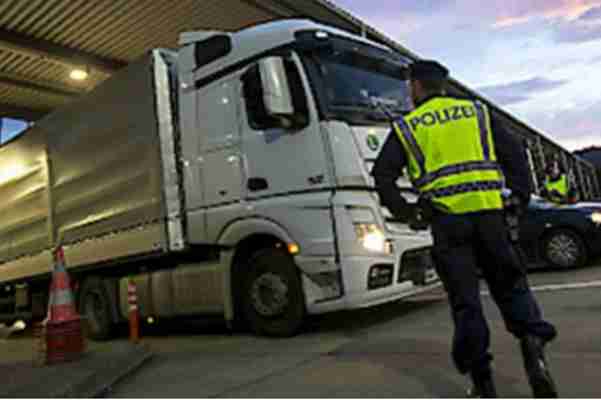 CIJELA AUSTRIJA JE U ŠOKU: Nećete vjerovati šta je austrijska policija u kamionu bh. oznaka pronašla…