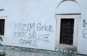“Mrzim Srbe, Hrvate, Balije i Cigane” ispisano na džamiji u Sarajevu