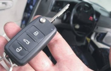 Šta učiniti kada vam ključevi od auta ostanu zaključani u autu?!