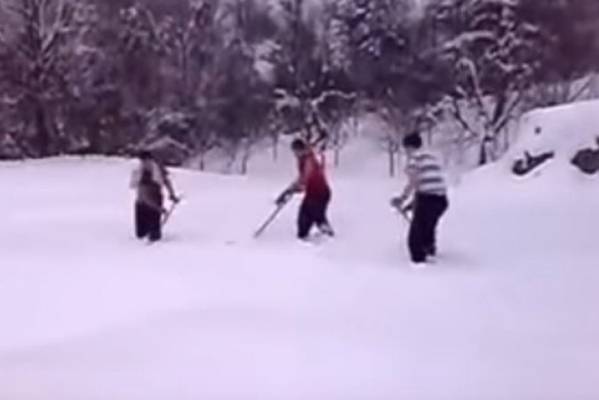 Hit na internetu: Višegradska koševina po snijegu (VIDEO)