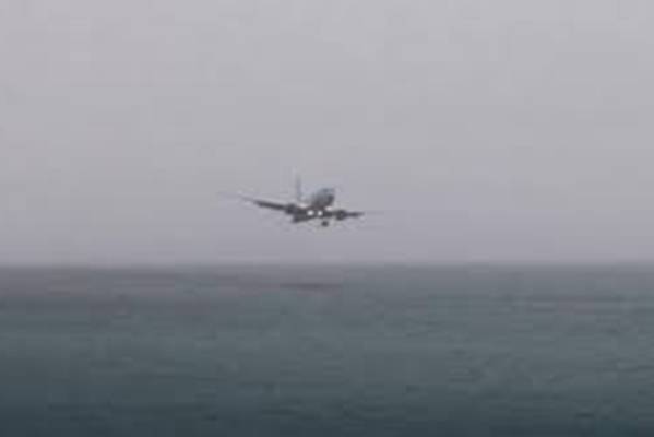 U posljednjem trenutku izbjegao nesreću: Avion umalo sletio u more (Video)