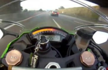 Mislio je da je brz jer vozi 300 na sat ali shvatio je da ima i bržih (video)