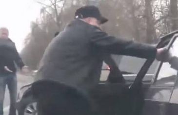 Siledžija iz crne limuzine hteo da se obračuna sa dekom, to mu je bila najveća greška u životu (VIDEO)