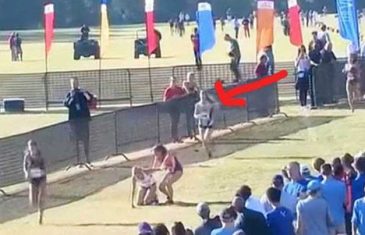 Učenici zastali da pomognu djevojci koja se srušila, ali obratite pažnju na trkačicu iza nje!