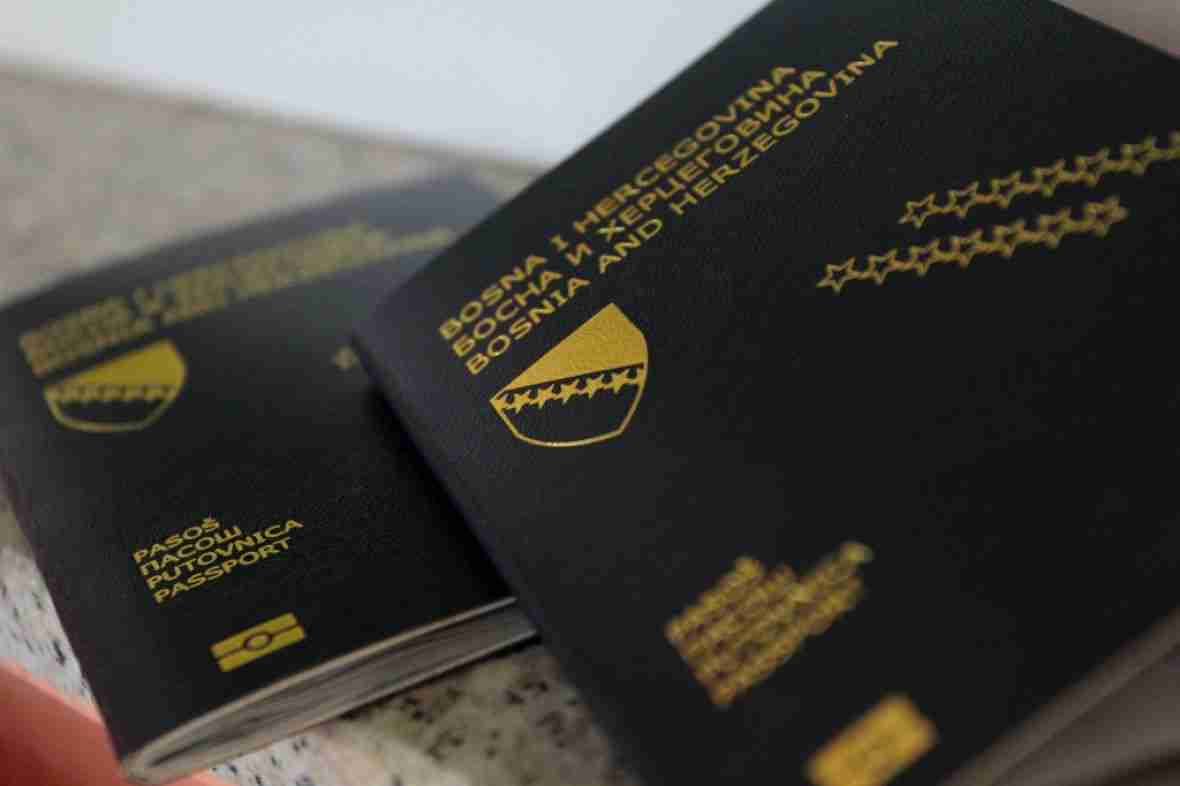 Schengenski sustav ozbiljno se ljulja: Prijeti li građanima BiH i Srbije uvođenje viza za ulazak u EU?!
