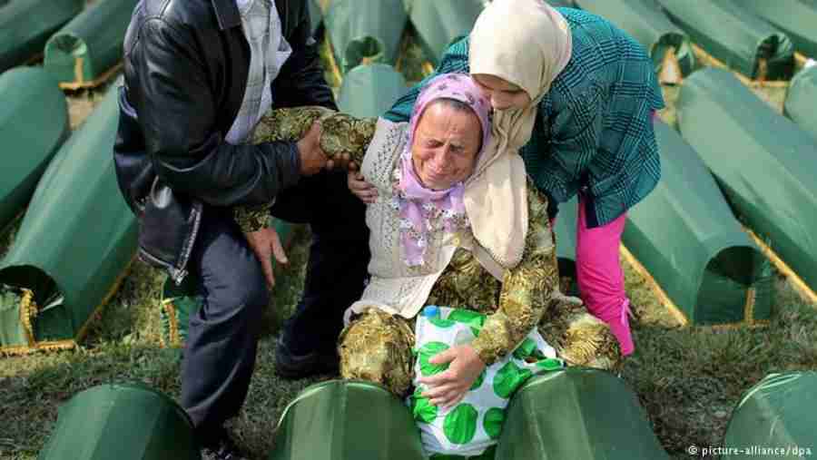 PORUKA IZ BRISELA ZALEDIĆE VUČIĆU KRV U ŽILAMA: “Priznavanje GENOCIDA u Srebrenici osnovni je korak na putu Srbije ka EU”