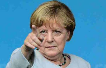 NEW YORK TIMES OTKRIO ŠTA SE DESILO IZA KULISA; KANCELARKI PUKAO FILM: Angela Merkel žestoko raspalila po Emmanuelu Macronu, ovome se niko nije nadao…