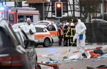 CURE NOVI DETALJI UŽASA U NJEMAČKOJ: Među 52 povrijeđenih u naletu automobila je i 18 djece, bore se za život; Policija sumnja da je napadač…