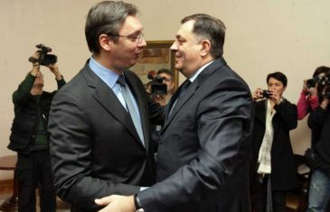 “Cijeli ‘Srpski svet’ je jedna izborna jedinica koja danas glasa za Vučića, a Trojka ne shvata da mu je granica kod Kozije ćuprije”