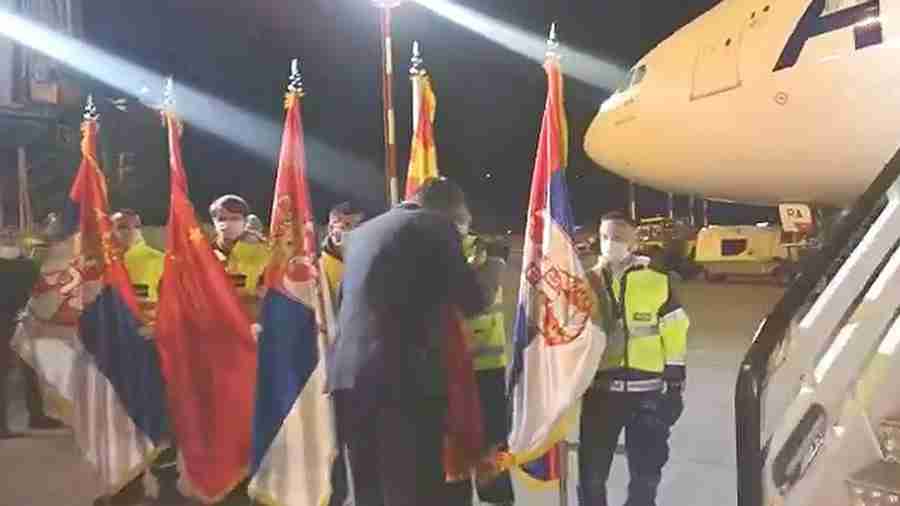 FRANCUZI SU PROČITALI VUČIĆA; SRBIJA I KINA U DOBA KORONAVIRUSA: Zbog ovoga je predsjednik Srbije poljubio kinesku zastavu i obećao da će ih…