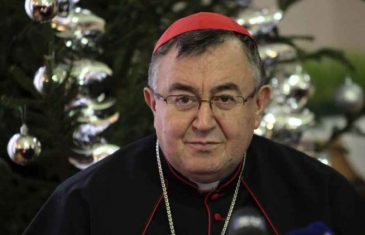 Kardinal Puljić rođen je u blizini Banje Luke, majka mu je umrla kada je imao samo tri godine: “Samo lud čovjek može željeti rat”