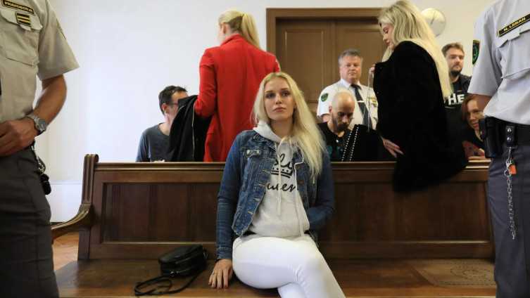 Slučaj o kojem bruji Slovenija: Mlada djevojka si odrezala ruku zbog novca od osiguranja?!