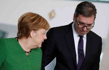 PROFESOR FLORIAN BIEBER ANALIZIRA: “Angela Merkel je nekritički pratila kako Srbija pod Vučićem klizi u diktaturu, Zapadni Balkan je prvi test za novu njemačku Vladu…”