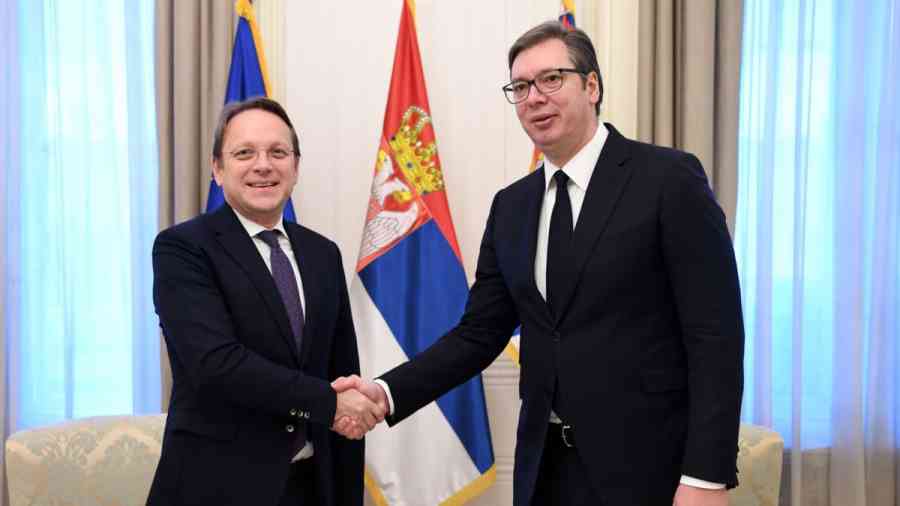 HOĆE LI VUČIĆ DANAS OBJAVITI VIJEST O PRIZNANJU: Predsjednik Srbije doručkovao u Bruxellesu s komesarom za proširenje EU-a…