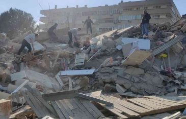 Potresne fotografije: Stižu prva izvješća o žrtvama, ljudi su zatrpani ispod ruševina, vijesti su strašne: ‘Srušeno je najmanje 20 zgrada‘