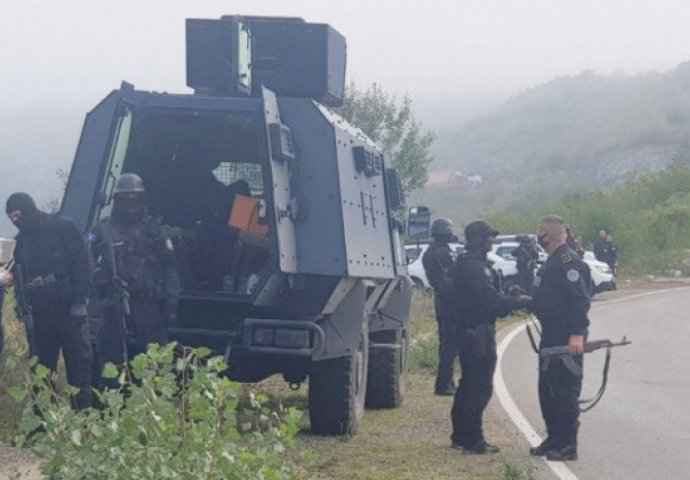 Napeto i večeras na Kosovu: Oklopna vozila se uputila na granicu
