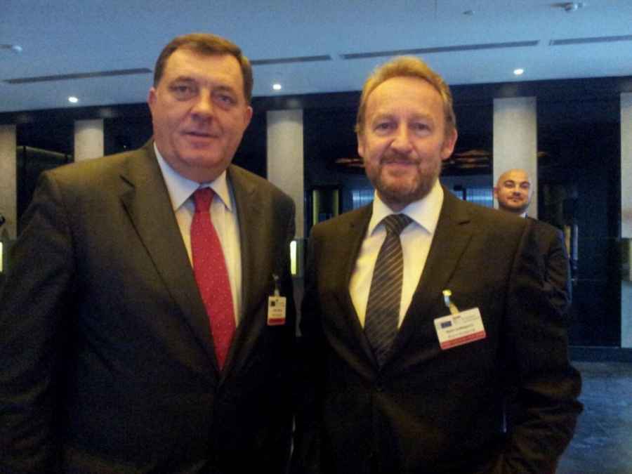 IMA NEKA TAJNA MEZA: Vukanović tvrdi da su se “Bakir i Juda Dodik sastali na ‘Tajnoj sarajevskoj večeri’, neka Srbenda kaže…”