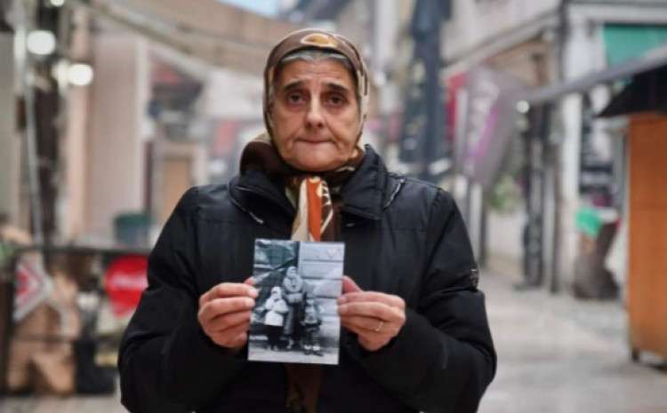 POMOZIMO SUGRAĐANKI: Majka malenog Nermina Divovića 27 godina nakon tragične sinove pogibije prosi u Sarajevu