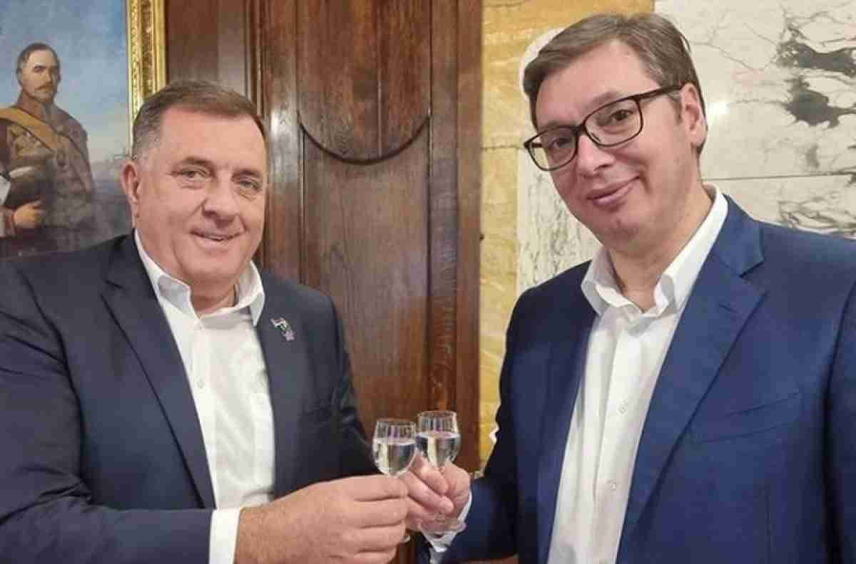 Vučićeva ‘molba’ samo je igra, ništa se promijeniti neće: Kako su Vučić i Dodik odigrali javni i politički performans?!