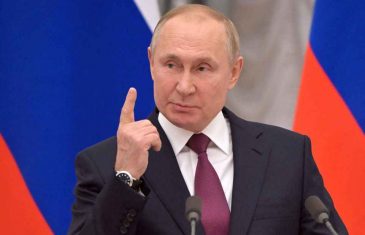 Putin održao znakovit govor na važan dan za Rusiju: Spomenuo je ‘tegobne’ 1990-e, genetski kod Rusa, neprekinutu historiju