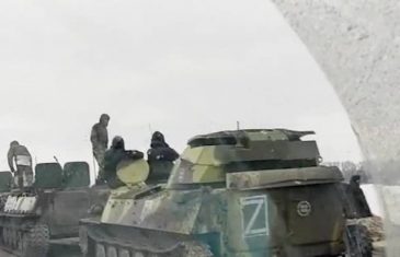 IZNENADNA PROMIJENA ODLUKE: Rusi otkazali povlačenje trupa iz Bjelorusije i ostaju do daljnjeg, ispisuju misteriozne oznake na svojim tenkovima (FOTO, VIDEO)