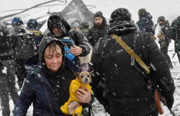 Dramatična evakuacija civila iz predgrađa uoči velikog napada na Kijev: ‘Slijede kritični trenuci‘