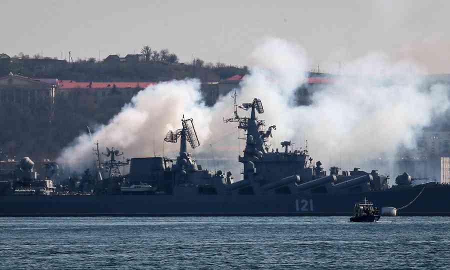 Potonuo ponos ruske Crnomorske flote: Raketna krstarica Moskva je na dnu mora…