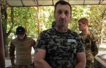 OBJAVLJEN VIDEO: Srbin iz Banje Luke regrutira plaćenike za rat protiv Ukrajine i prijeti dolaskom na Kosovo…