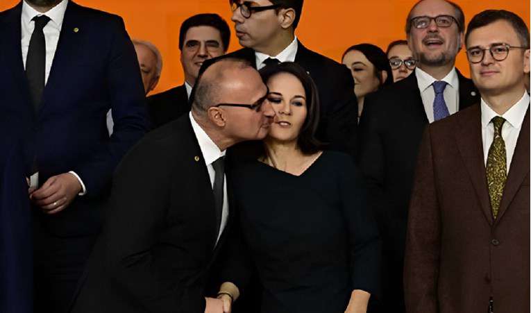 Španska političarka komentarisala pokušaj poljupca Grlić Radmana…